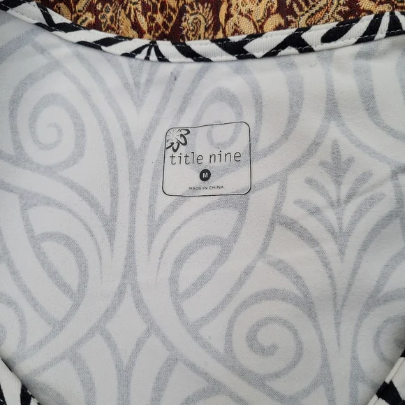 Title Nine size Medium black & white patterned cap sleeve dress - Picture 5 of 6